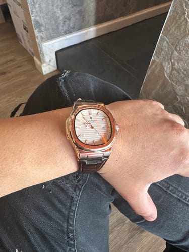 <p><strong>Worn by thousands of satisfied customers</strong></p>